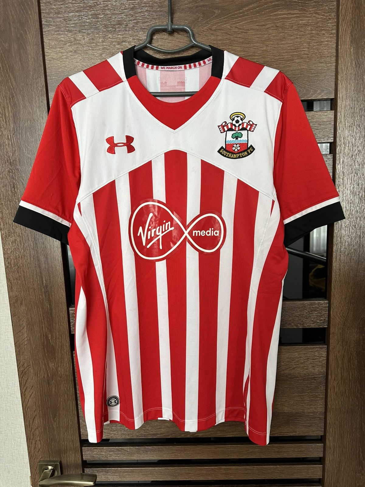Under Armour 2016/2017 FC Southampton Under Armour Soccer Jersey T-Shirt Size US L / EU 52-54 / 3 - 2 Thumbnail