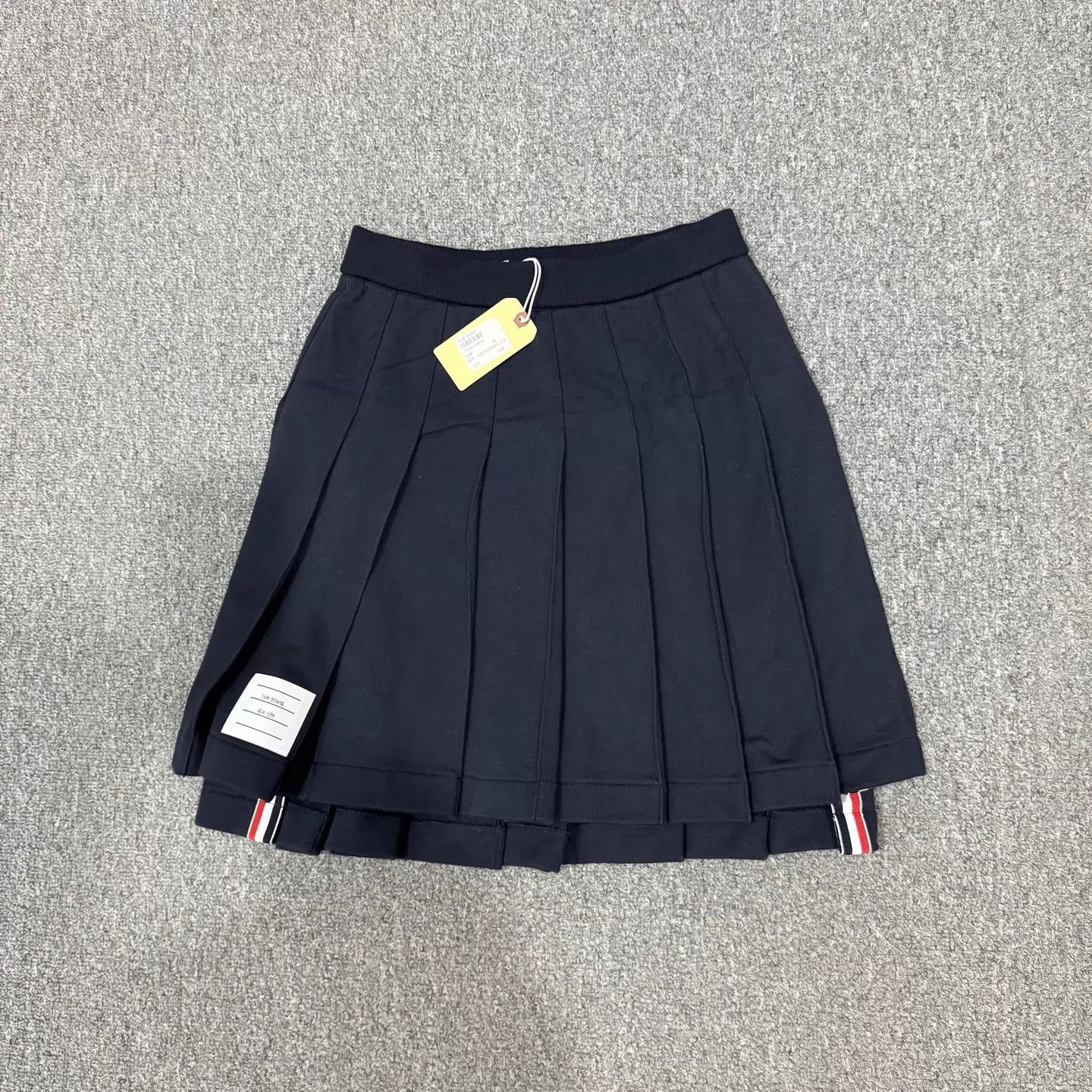 Thom Browne Thom Browne pleated skirt unused with tags size 40 Size 27" / US 4 / IT 40 - 1 Thumbnail