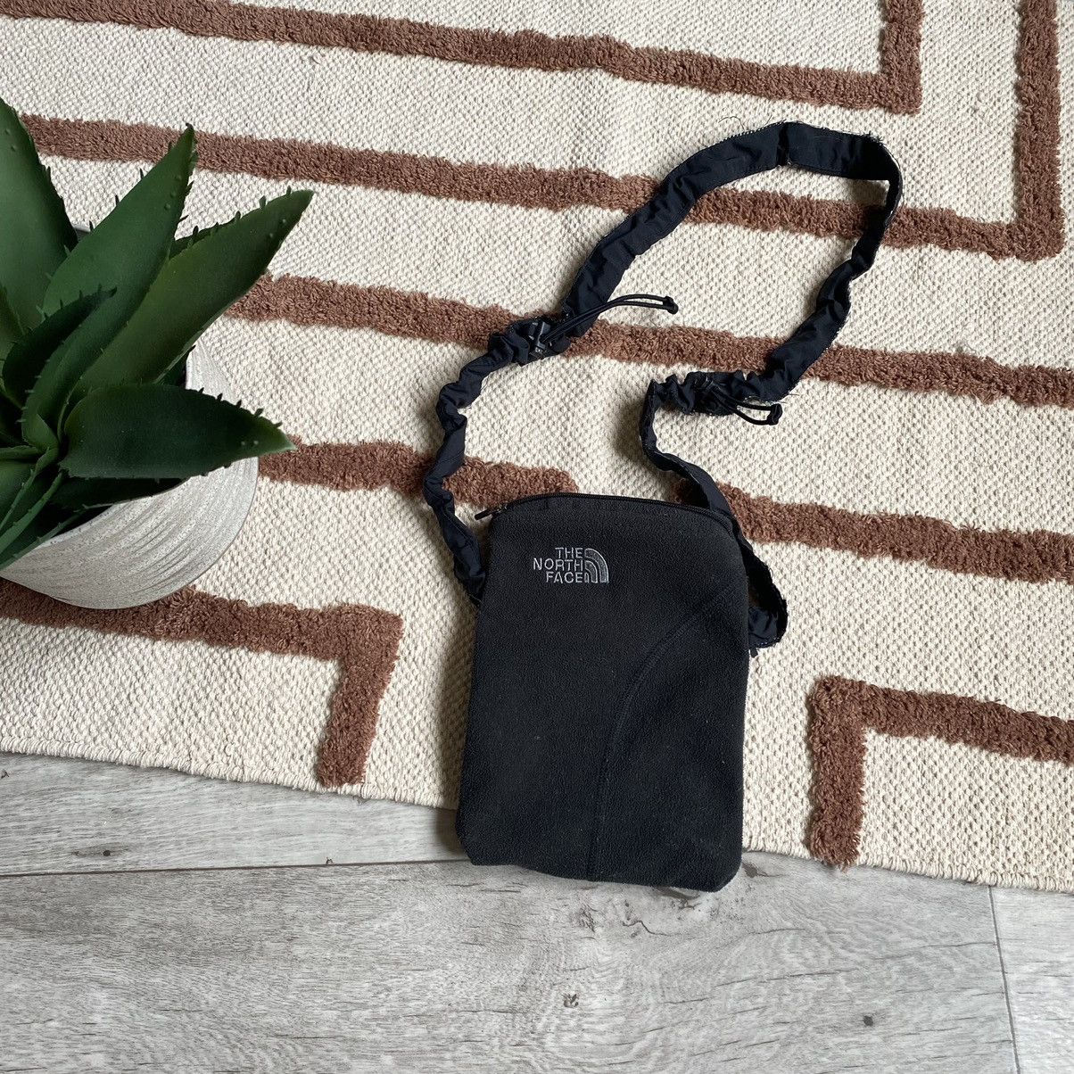The North Face THE NORTH FACE RECYCLE 1 of 1 FLEECE CROSSBODY BAG Size ONE SIZE - 1 Thumbnail