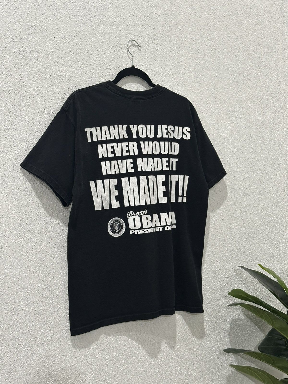 Rap Tees Barrack Obama “We Made It” Rap Tee Men’s Large Anvil Red Bar Size US L / EU 52-54 / 3 - 4 Thumbnail