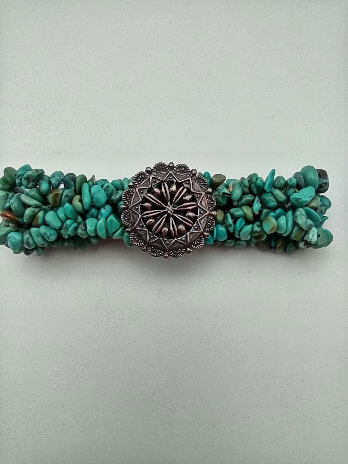 The Unbranded Brand Sterling Silver Concho Turquoise Chip Stretch Bracelet SW Size ONE SIZE - 1 Thumbnail