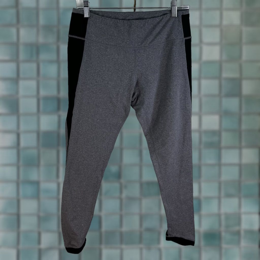 Lululemon VINTAGE Lululemon Activewear Leggings Size 12 Womens Gray Striped Tapered Fitness Yoga Running Size 34" / US 12 / IT 48 - 1 Thumbnail