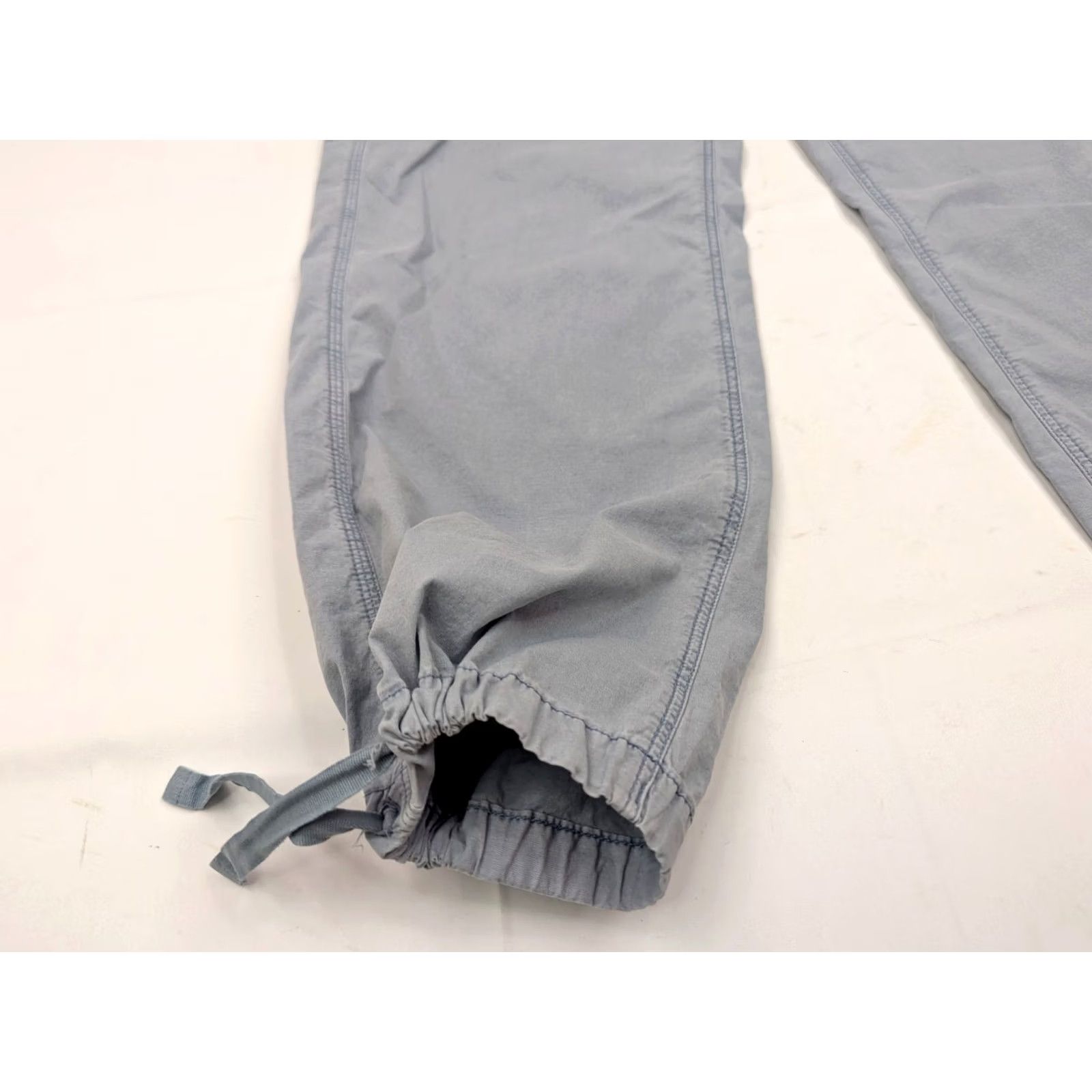 American Eagle Outfitters American Eagle Outfitters Baggy Cargo Jogger Pants Women 10 Reg Blue Color 90s Grunge Slim Straight Casual Pants Size 32" / US 10 / IT 46 - 4 Thumbnail