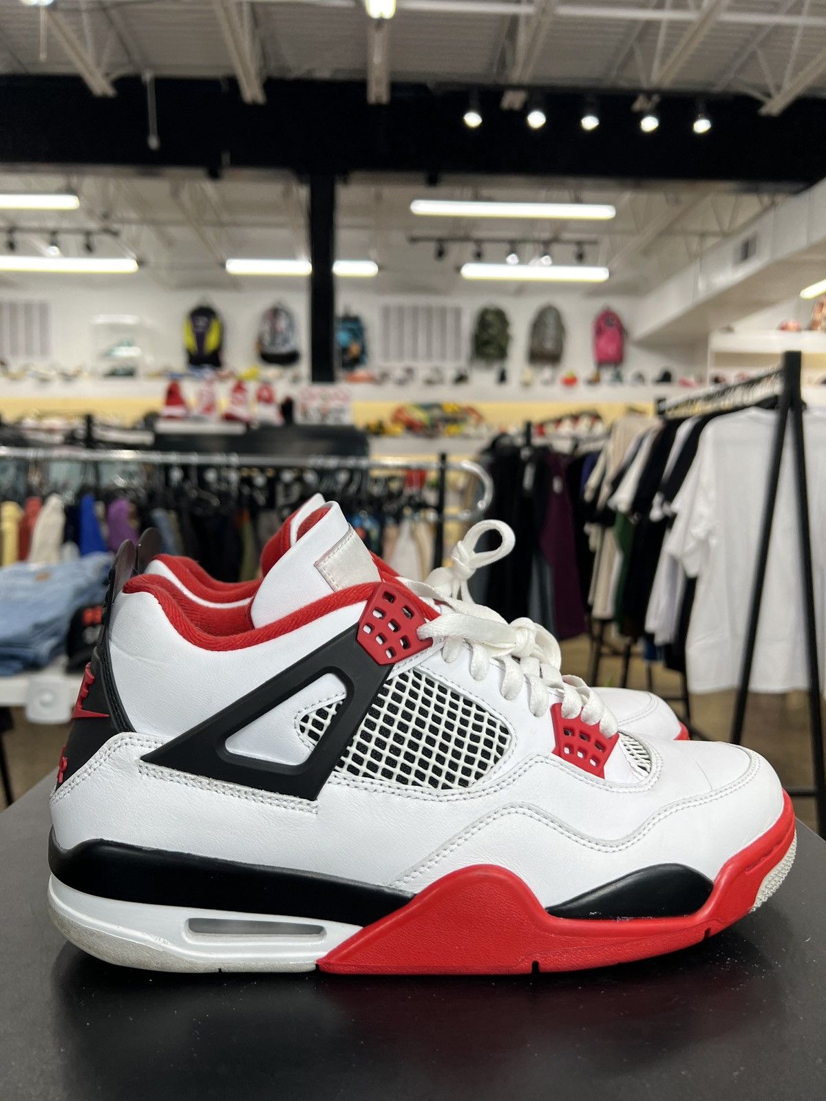Jordan Brand Air Jordan 4 Fire Red Sz. 9.5 (2020) Size US 9.5 / EU 42-43 - 6 Thumbnail