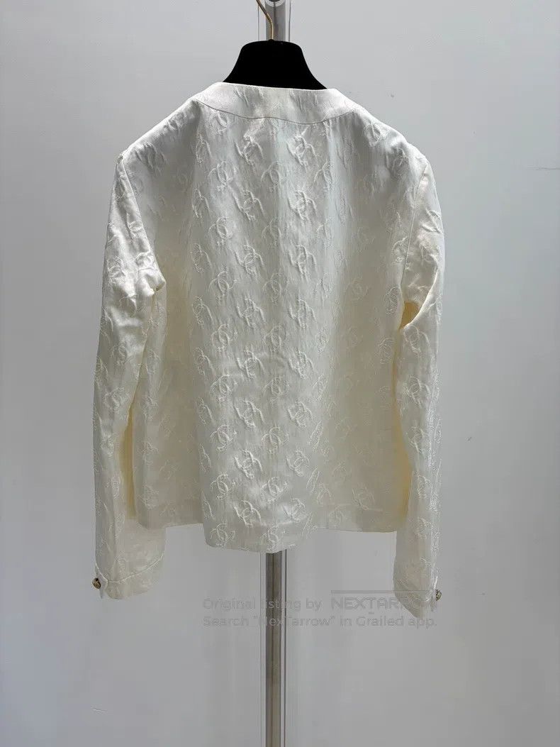 Chanel Chanel White dark flower relief coat Size XXS / US 00 / IT 34 - 2 Thumbnail