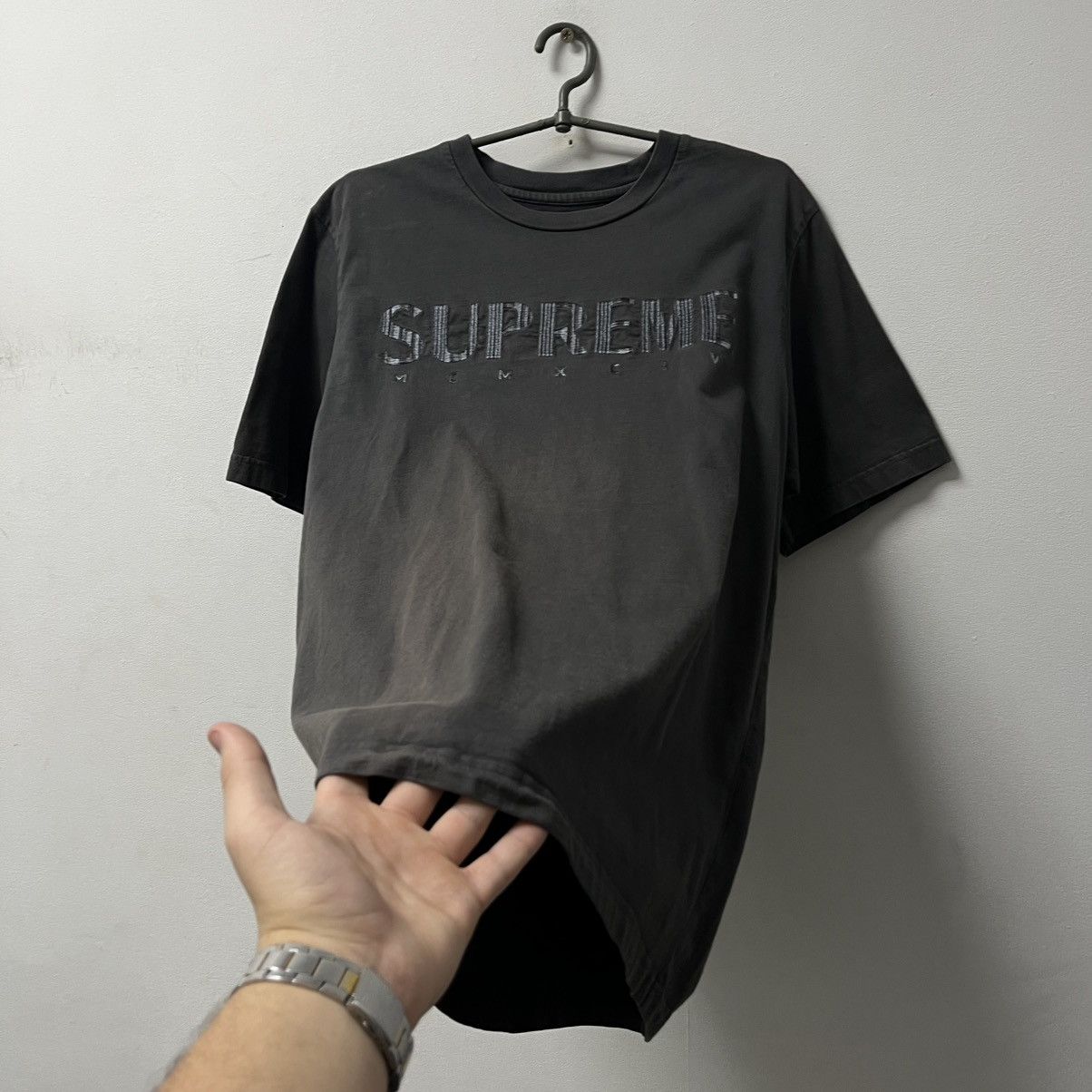 Supreme Supreme T-Shirt Big Logo Size M Size US M / EU 48-50 / 2 - 6 Thumbnail