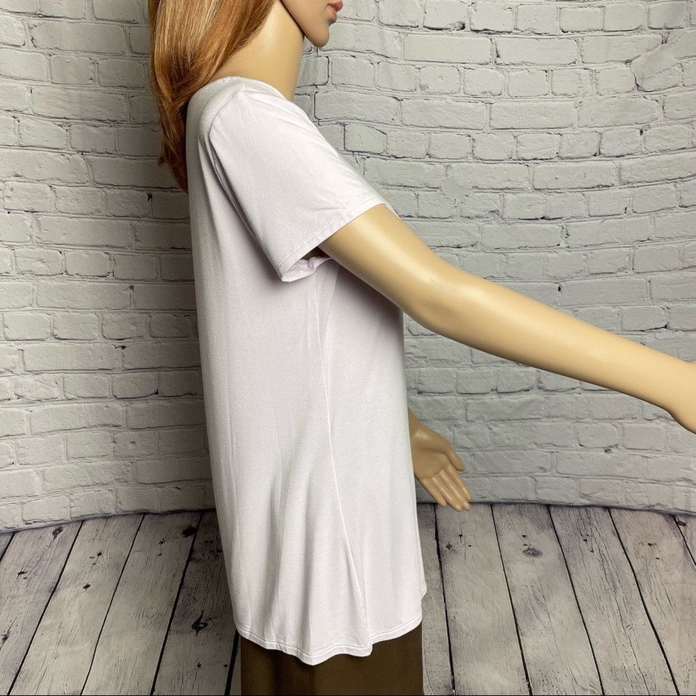 White House Black Market New White House Black Market Lilac Scoop Neck Rayon Tee Siz Size M / US 6-8 / IT 42-44 - 5 Thumbnail
