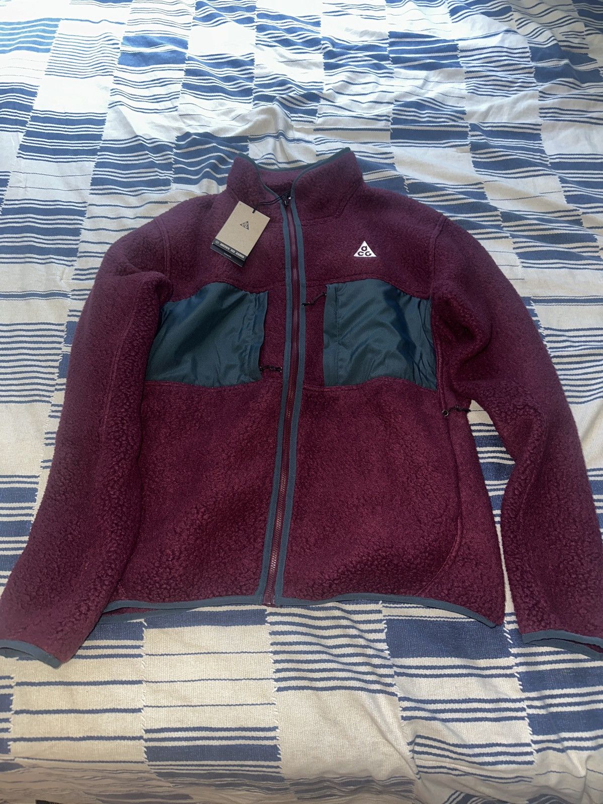 image of Nike Acg “Arctic Wolf” Full Zip-Up in Burgandy, Men's (Size Small)