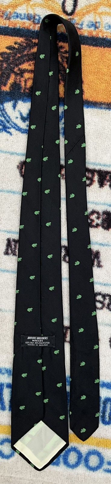 Brooks Brothers Brooks Brothers Silk Tie Black w/ Green Frogs USA 3.75 x 58 Size ONE SIZE - 6 Thumbnail