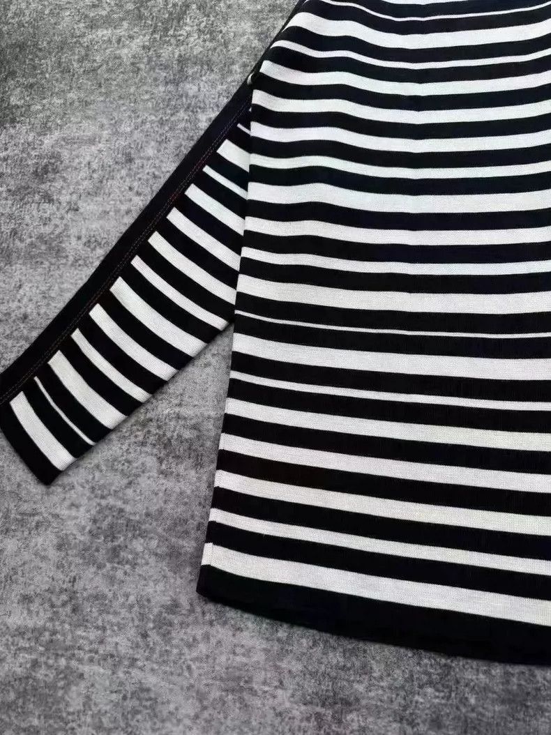 Loewe loewe Striped embroidered logo one-shoulder knitwear 2506-N Size US M / EU 48-50 / 2 - 4 Thumbnail