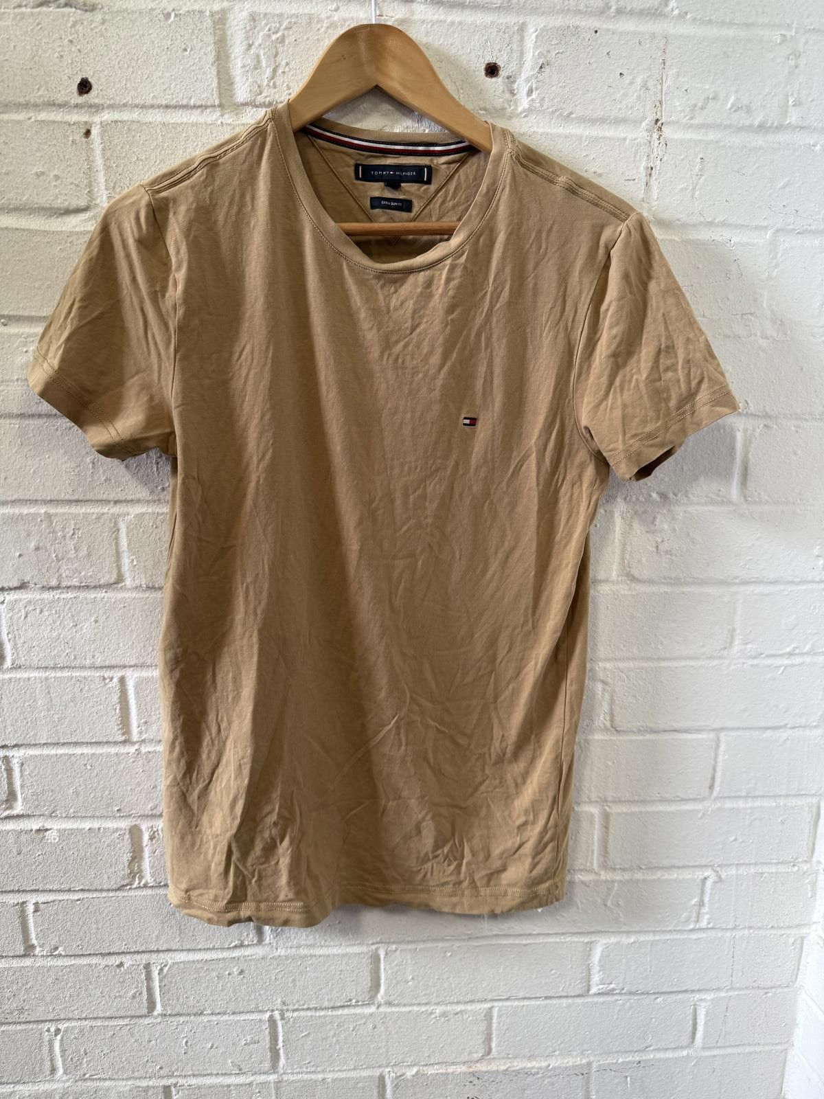 Tommy Hilfiger Tommy Hilfiger Men's Tan Crew Neck T-Shirt Size US S / EU 44-46 / 1 - 1 Thumbnail