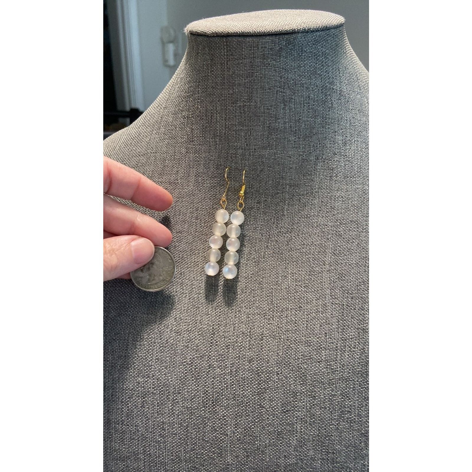 Handmade Handmade white bead earrings gold tone Size ONE SIZE - 2 Thumbnail