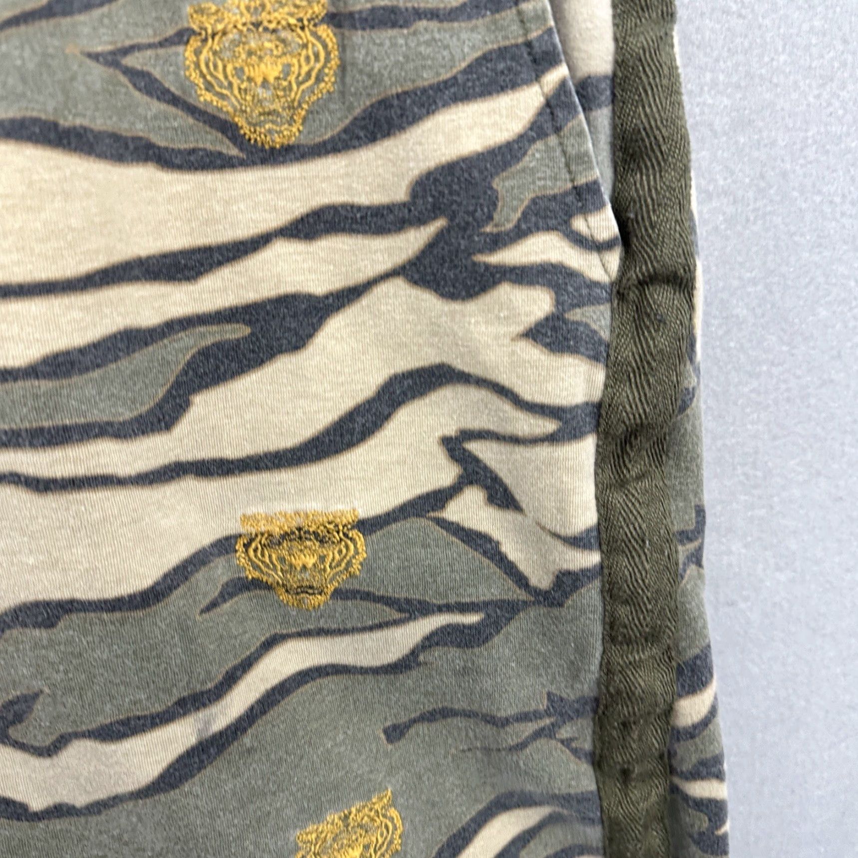 Sean John Sean John Shorts Mens XL Tiger Embroidered Pocket Cargo Hip Hop Beig e Casual Cotton Front Flat Pockets Drawstring 90s Vintage Mens Size US 36 / EU 52 - 6 Thumbnail
