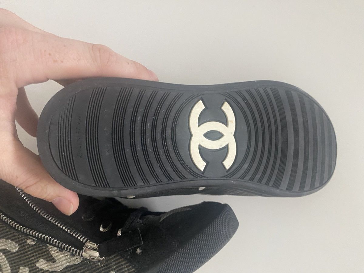 Chanel Authentic 2014 Chanel Interlocking CC Logo Sneakers Size US 7 / IT 37 - 5 Thumbnail
