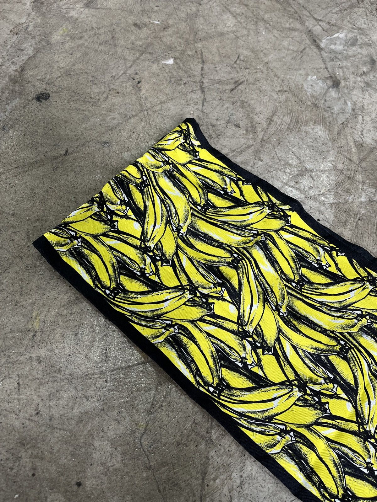 Prada Prada Bananas Printed Silk Scarf (unisex) Size ONE SIZE - 10 Thumbnail