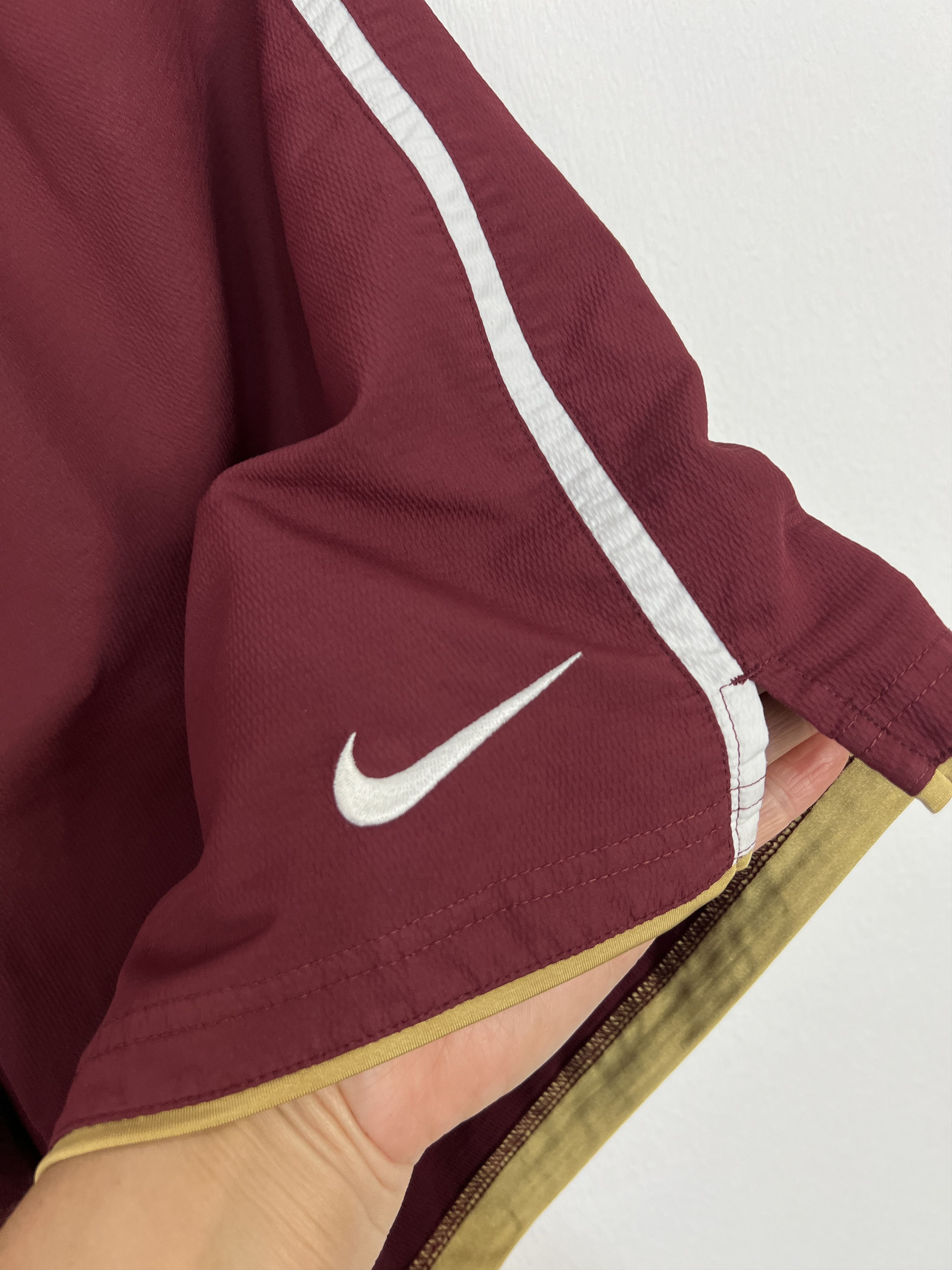 Nike Vintage Nike Arsenal Football Shorts Burgundy Highbury L Size US 34 / EU 50 - 4 Thumbnail