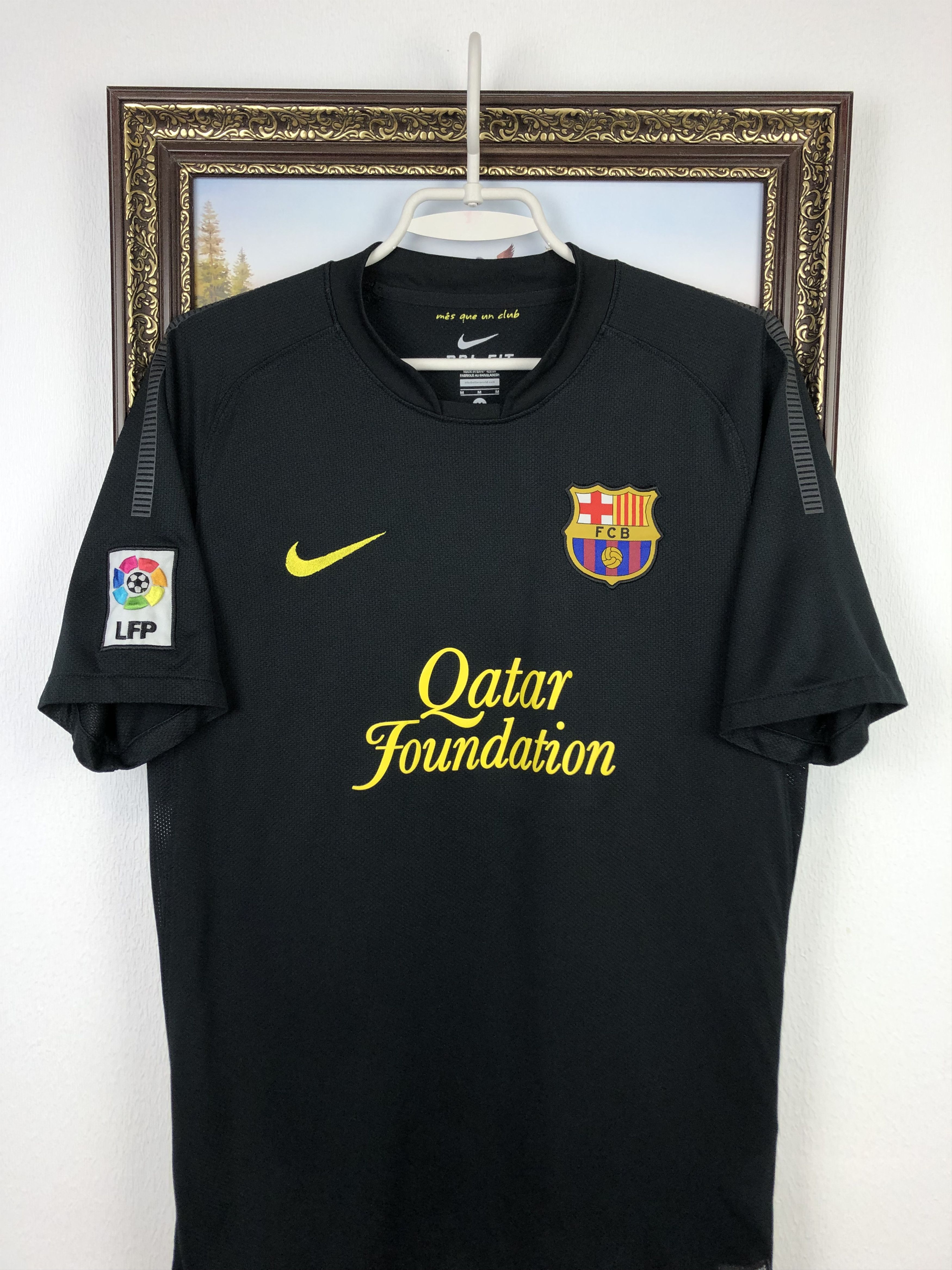 Nike Barcelona football shirt Soccer Nike #10 Messi Jersey Tee Size US M / EU 48-50 / 2 - 4 Thumbnail