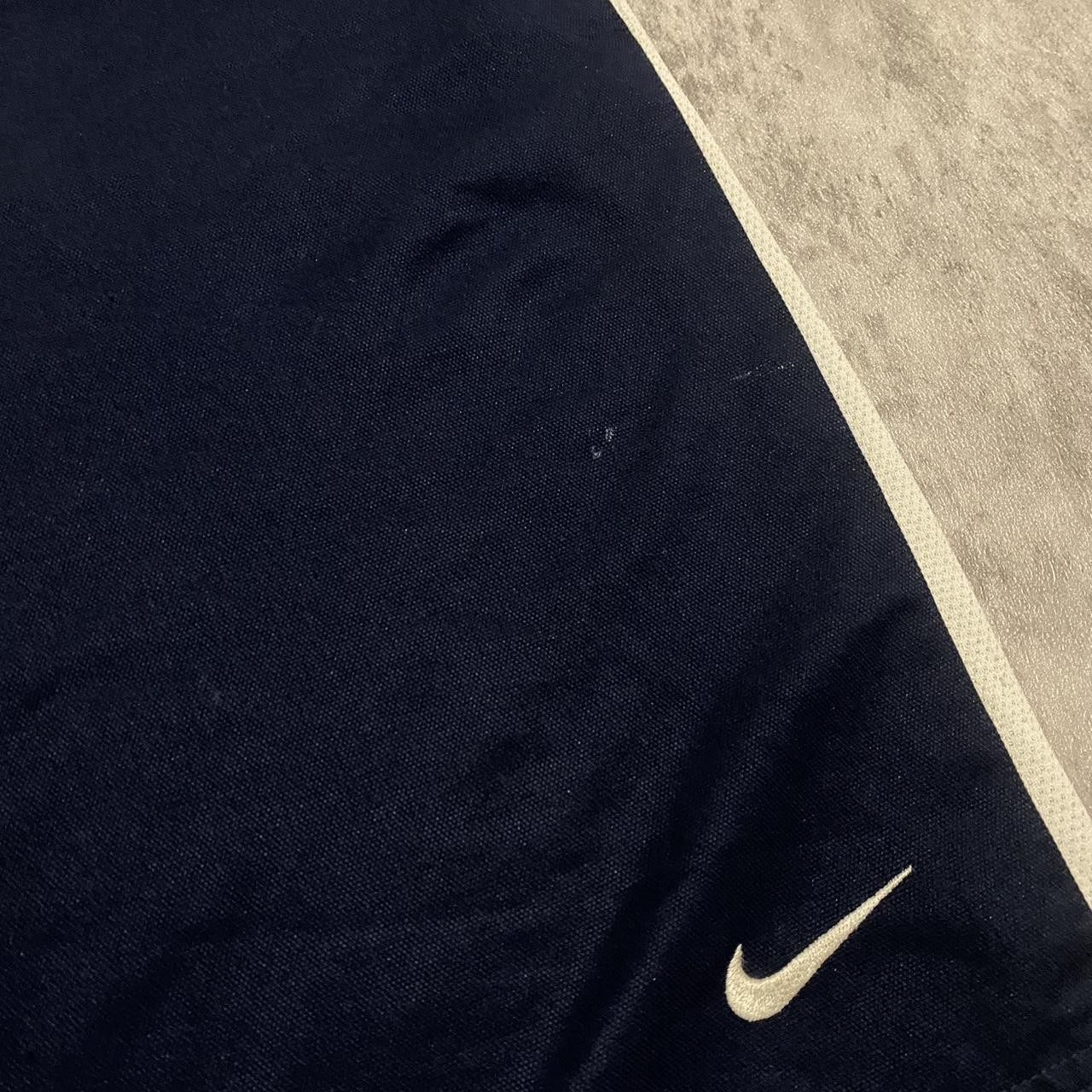 Nike 2000s y2k Navy blue Nike shorts with white side stripe Size US 36 / EU 52 - 3 Thumbnail