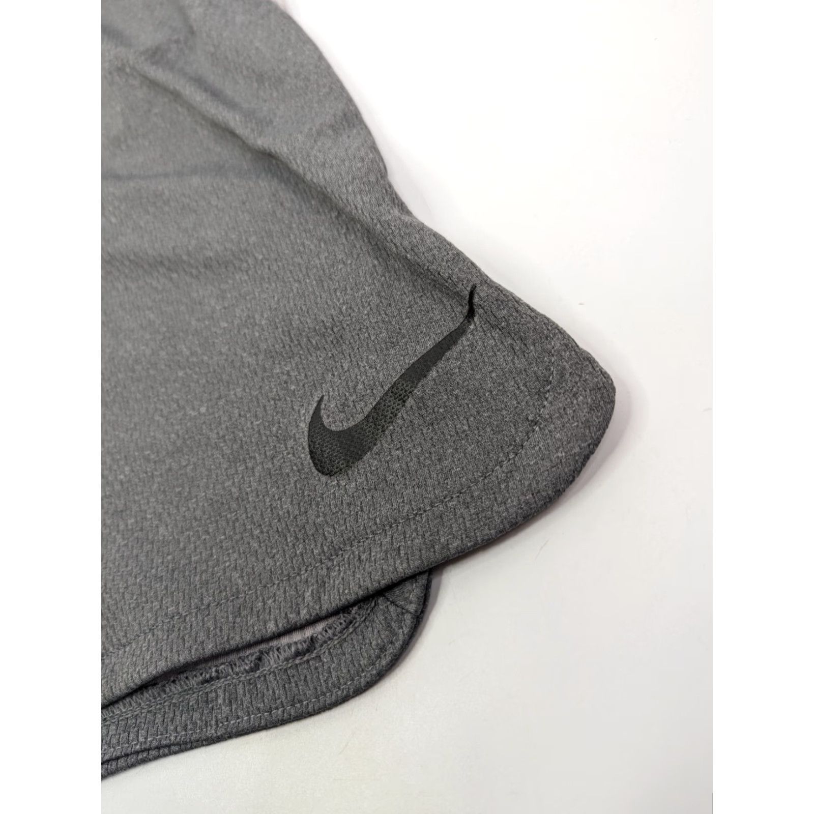 Nike Nike Training Shorts Men XL Dri-FIT Gray CN9766-056 Size US 36 / EU 52 - 2 Thumbnail