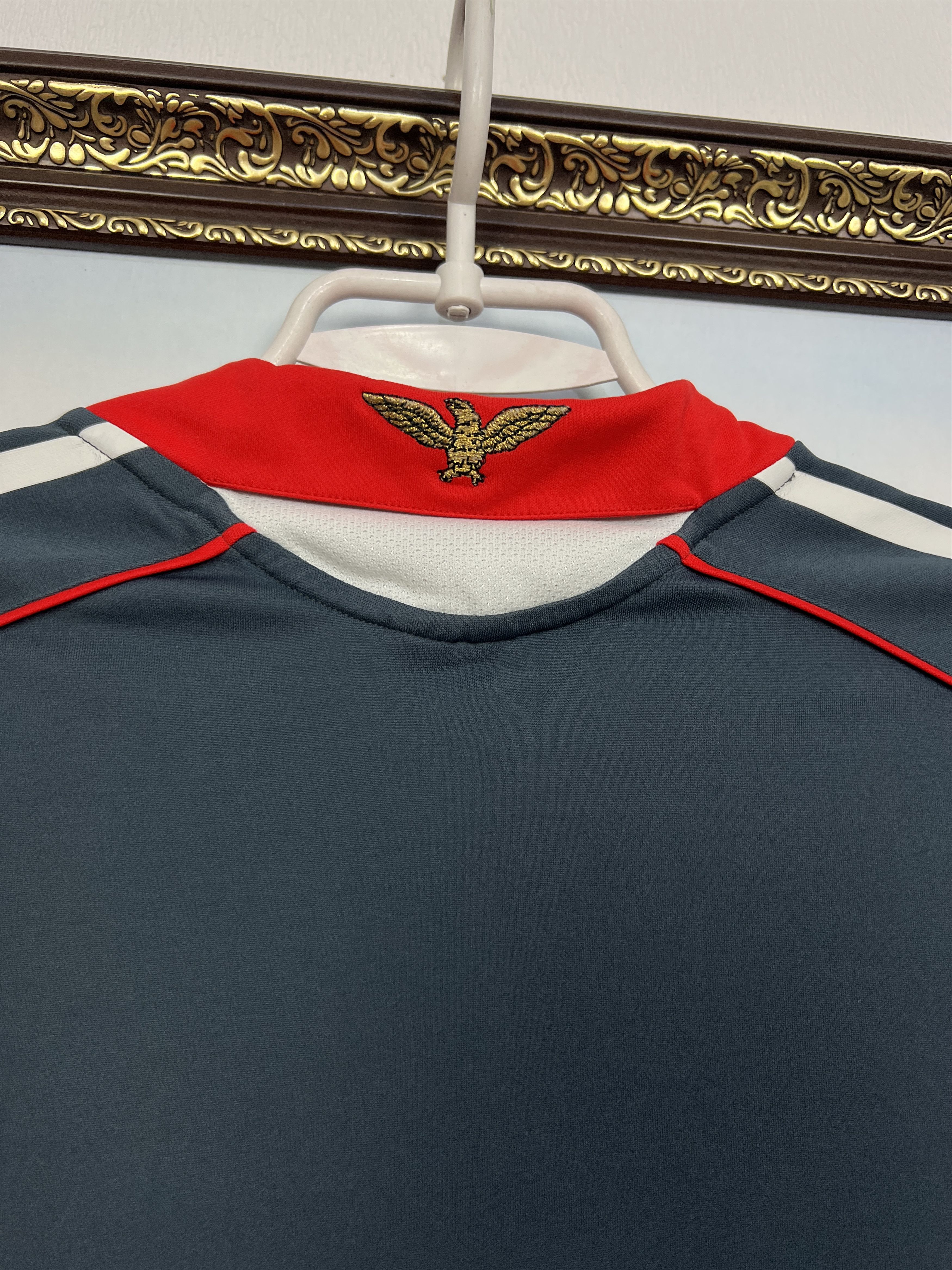 Adidas Benfica Away football shirt 2006 Soccer Jersey Trikot Rare Size US L / EU 52-54 / 3 - 10 Thumbnail