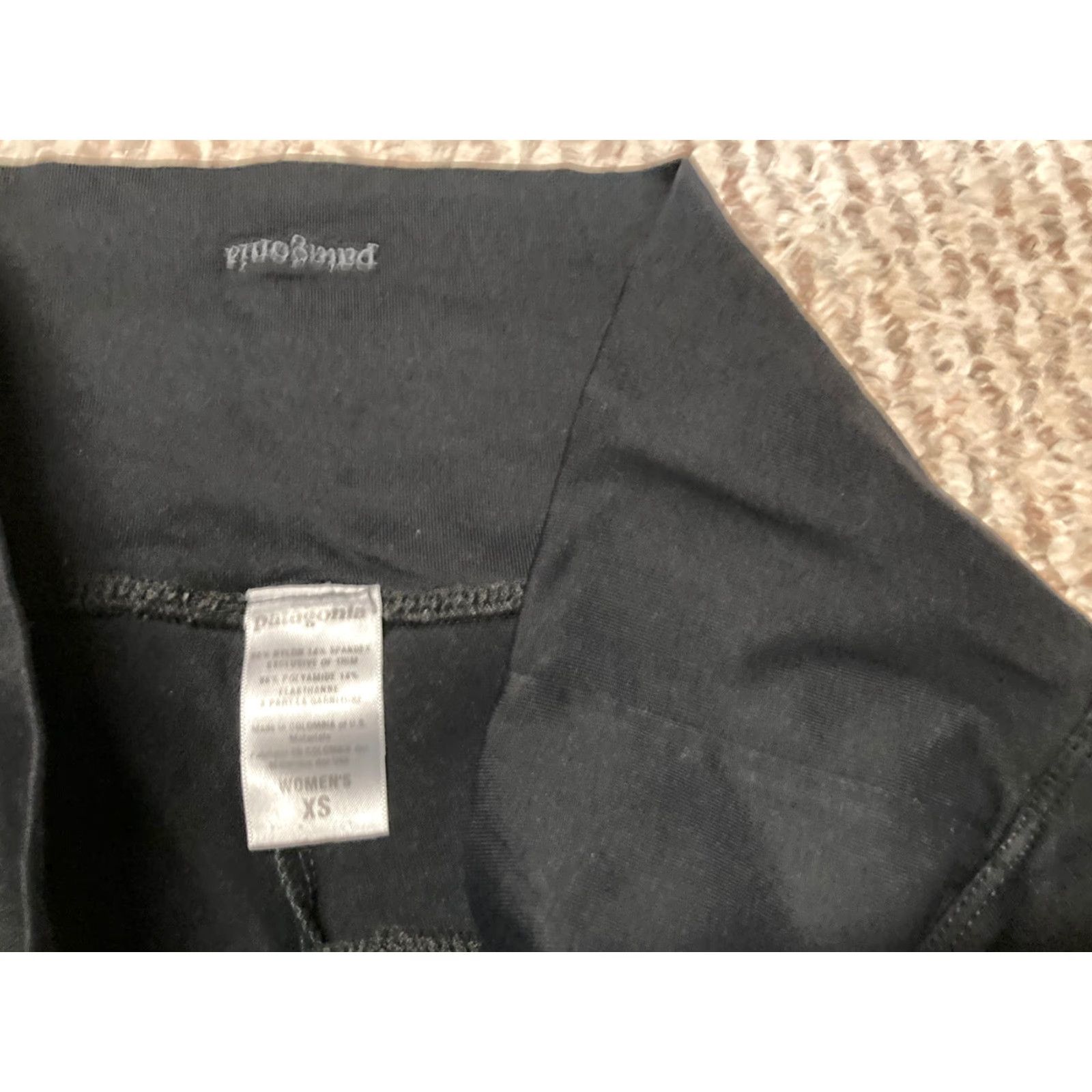Patagonia Patagonia Leggings Women XS Black Retro Yoga Capri / Regular / XS / Women / Leggings / Yoga / Retro / Black / XS Size 26" / US 2 / IT 38 - 2 Thumbnail