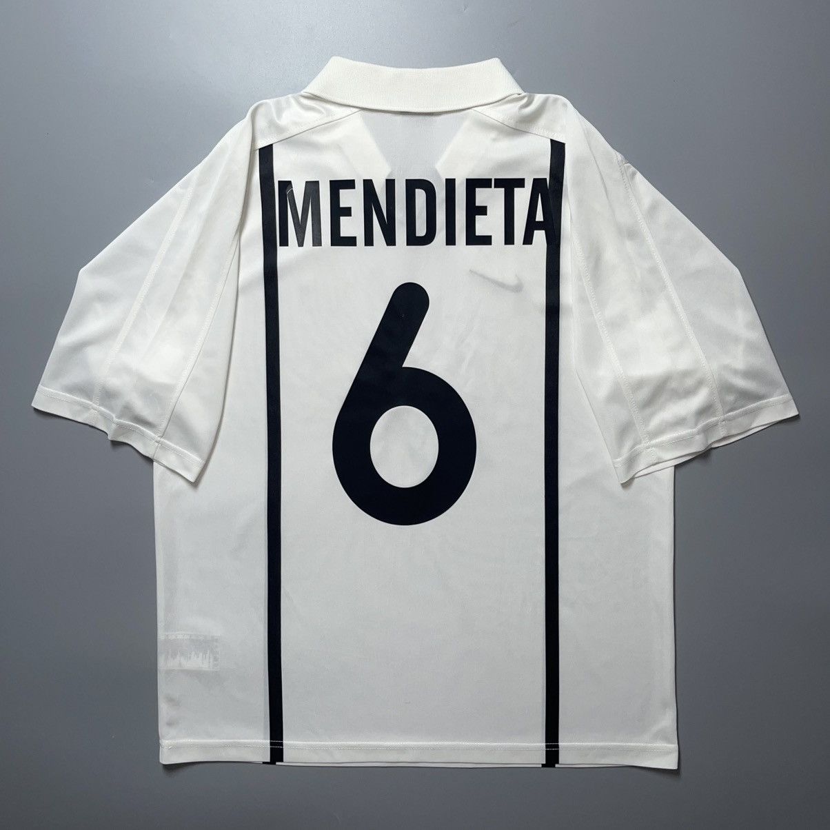 Nike VALENCIA NIKE 2000/2001 FOOTBALL HOME JERSEY #6 MENDIETA Size US M / EU 48-50 / 2 - 1 Thumbnail
