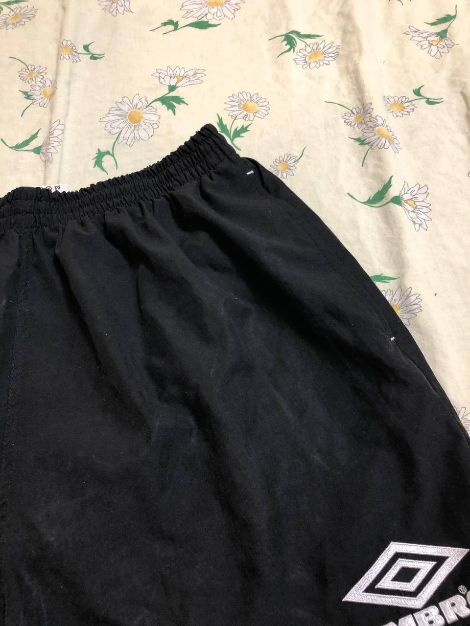 Umbro UMBRO 90s FOOTBALL SOCCER SHORTS BLACK Size US 34 / EU 50 - 2 Thumbnail