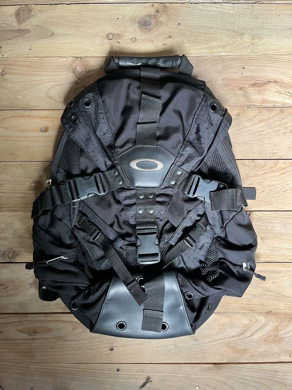 Oakley icon 1.0 backpack best sale