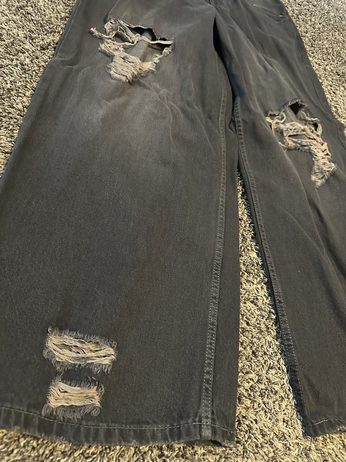 Boohoo BoohooMAN Extreme Baggy Ripped Wash Black Jeans Size 32 Men Size US 32 / EU 48 - 2 Thumbnail