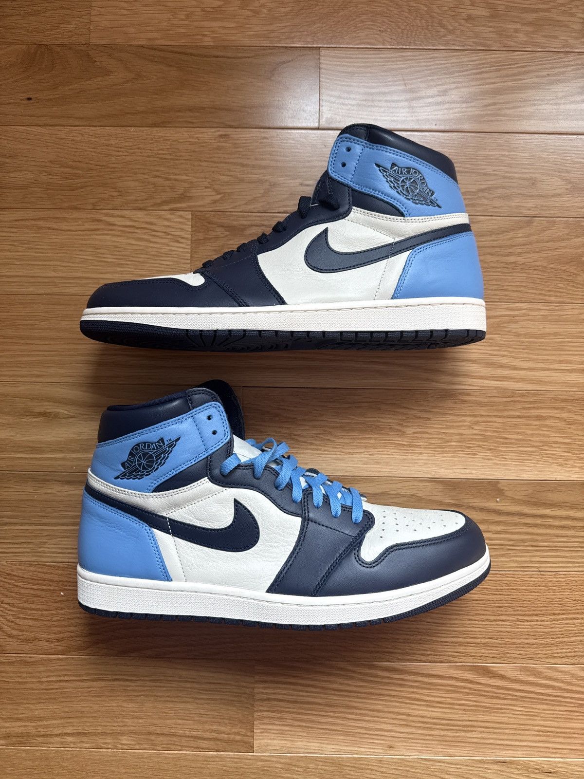 Air Jordan 1 Retro High OG Obsidian UNC
