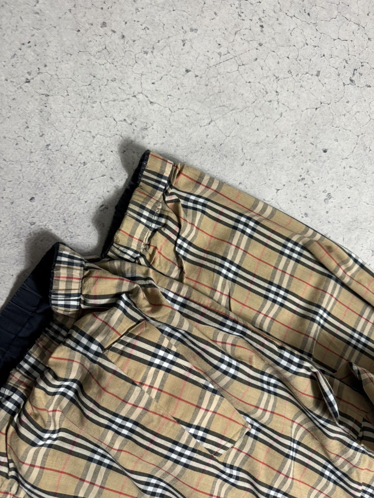 Burberry Burberry Vintage 90’s Bomber Light Jacket Checked Size M Size US M / EU 48-50 / 2 - 13 Thumbnail