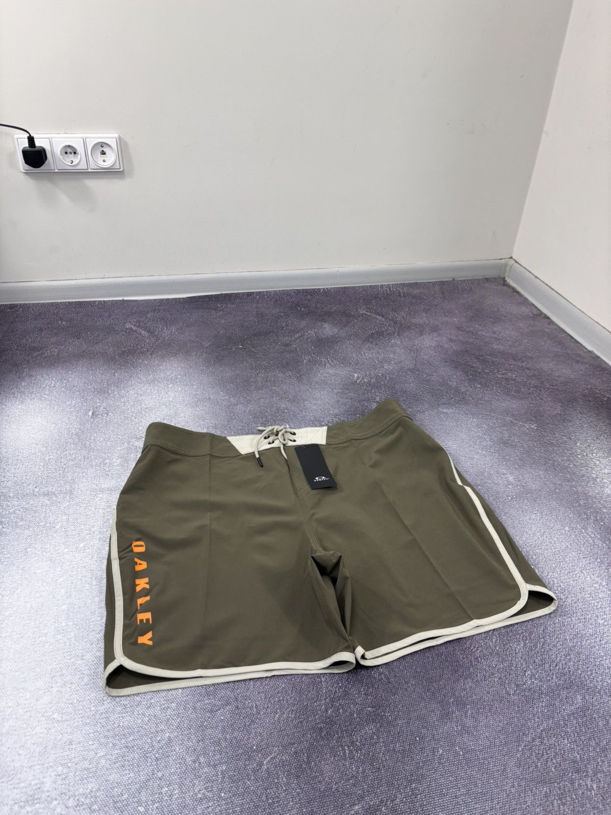 Oakley Oakley Solid Boardshort 18" NWT Men’s Swim Shorts Dark Brush Size US 38 / EU 54 - 4 Thumbnail