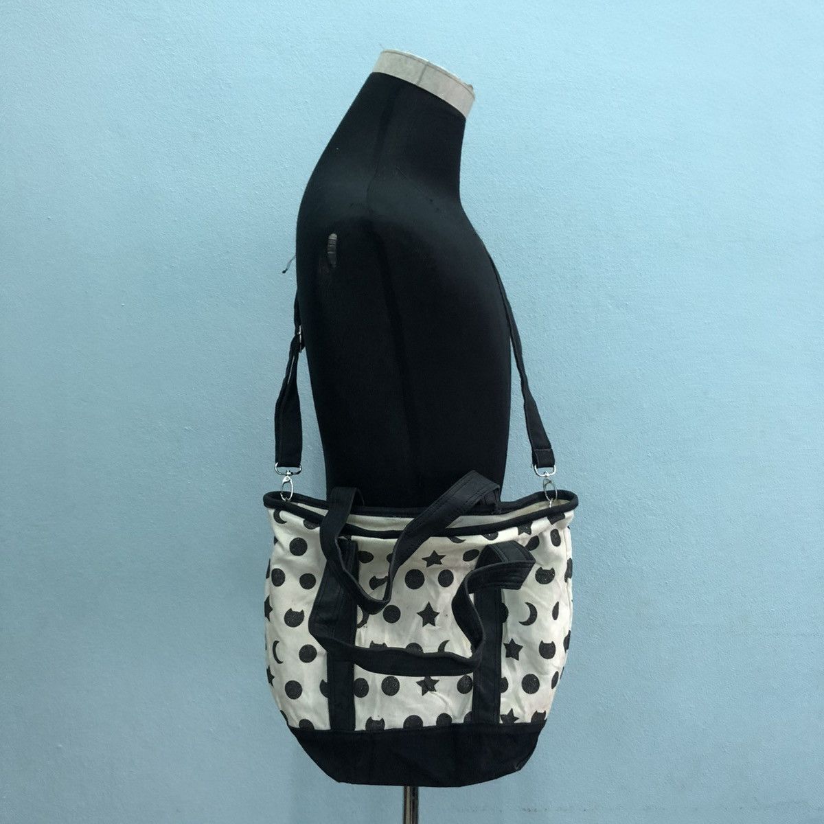 Tsumori Chisato ‼️YES‼️ TSUMORI CHISATO CARRY CROSSBODY SLING TOTE BAG Size ONE SIZE - 9 Thumbnail