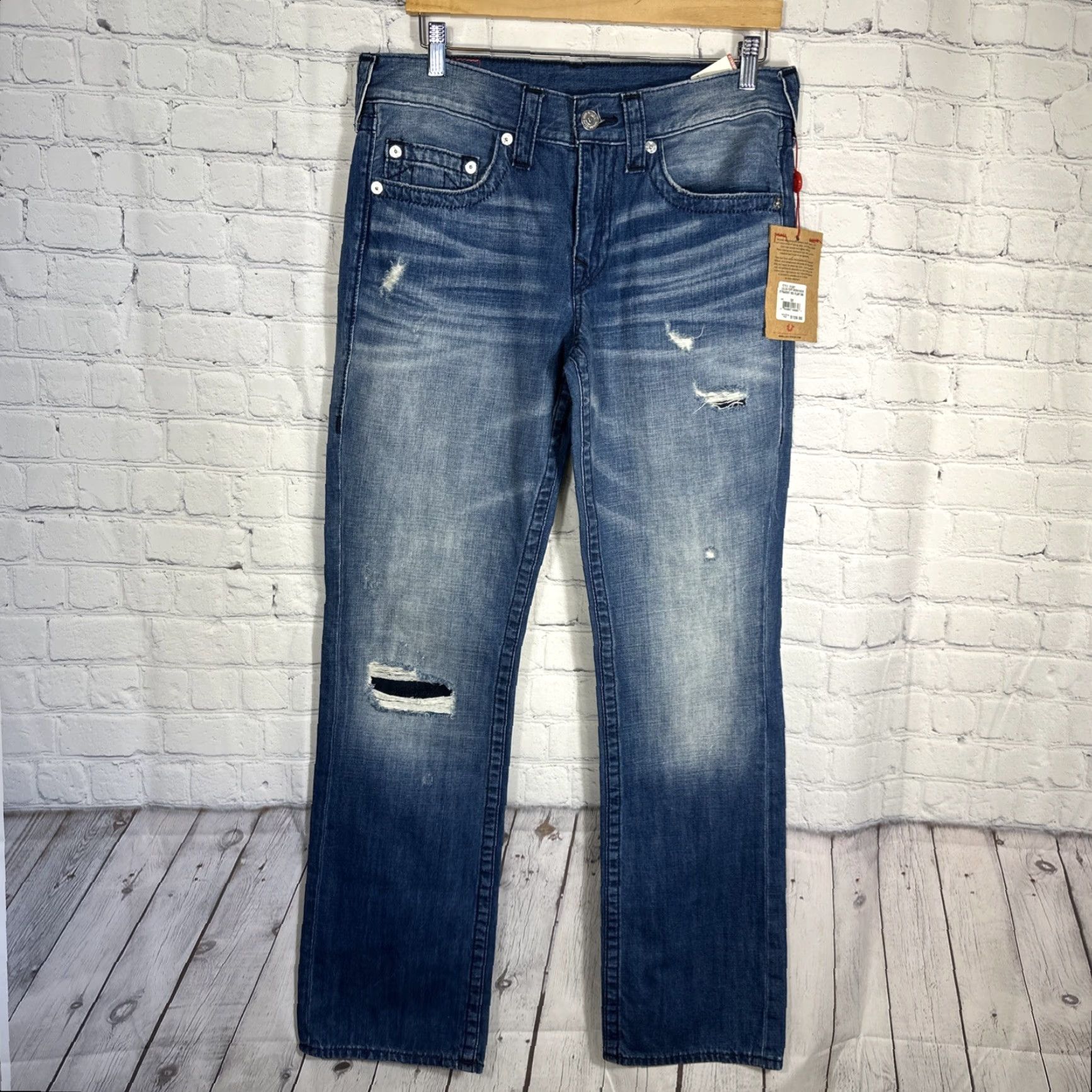 True Religion TRUE RELIGION Jeans Mens 32x34 Straight No Flap Rock Distress 10152 Denim Blue 5-Pocket Zip Mid Rise Machine Washable World Tour Mens Jeans Size US 32 / EU 48 - 2 Thumbnail
