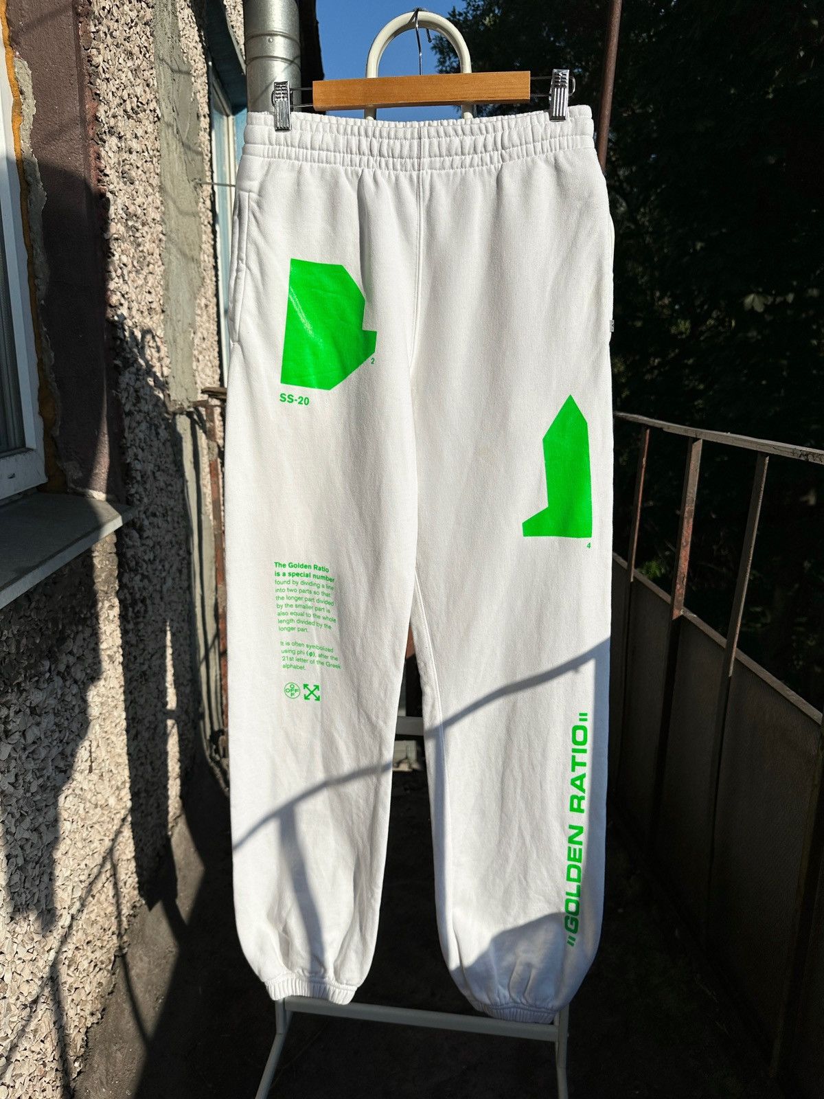 Off-White Off-White Golden Ratio White Sweatpants Size US 30 / EU 46 - 1 Thumbnail