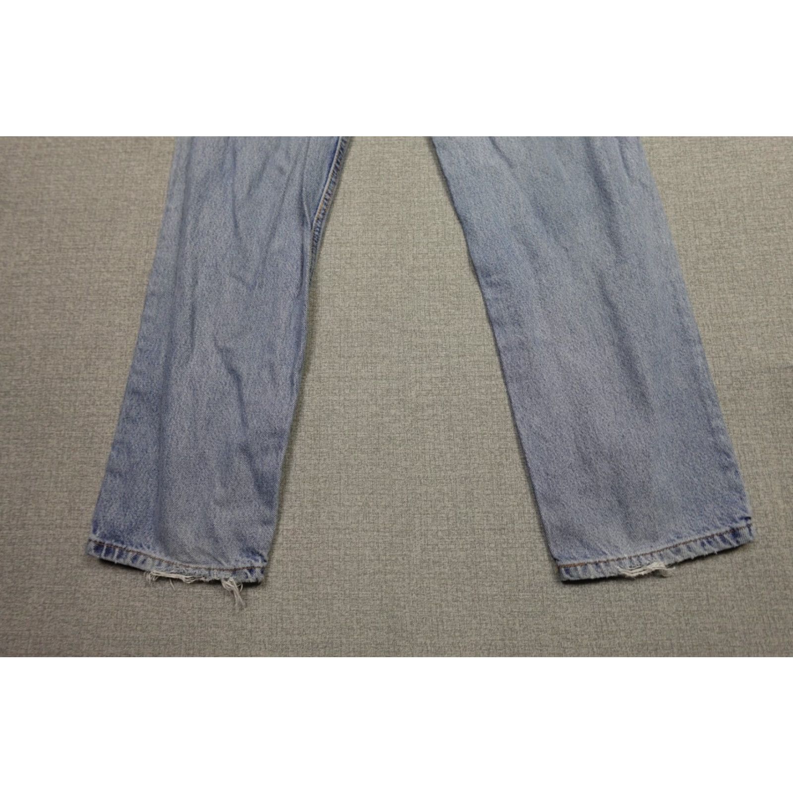Levi's Levi's 540 Jeans Mens 36x30 Blue Relaxed Fit Cowboy Rancher Light Wash Denim Cotton Blend JEANS Mens 90s Cowboy Theme Size US 36 / EU 52 - 6 Thumbnail