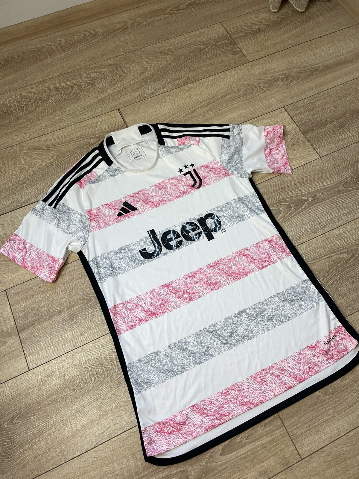 Adidas JUVENTUS 2023/2024 AWAY FOOTBALL SHIRT JERSEY ADIDAS SIZE M Size US M / EU 48-50 / 2 - 3 Thumbnail