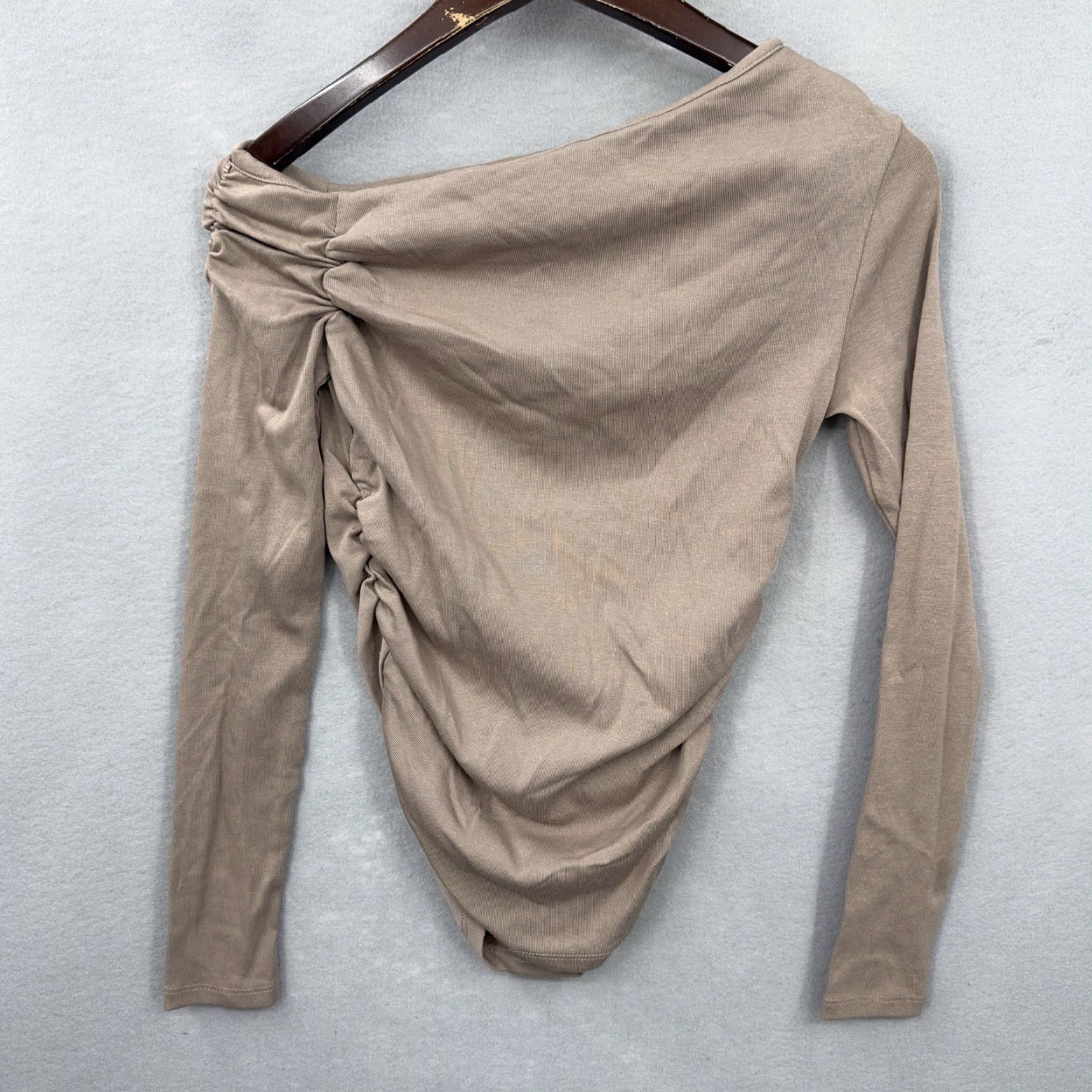 Zara ZARA Womens Exposed Shoulder Top Small Ribbed Shirt Beige Tan Knit Blouse Bohemian Classic Casual Shirt Size S / US 4 / IT 40 - 6 Thumbnail