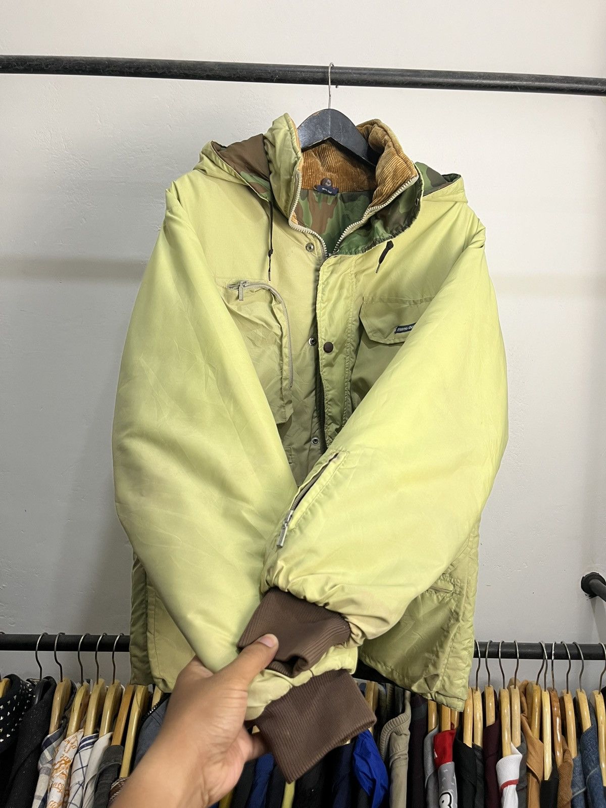 Montbell 1990s Montbell Reversible Camo Down Jacket Size US L / EU 52-54 / 3 - 6 Thumbnail