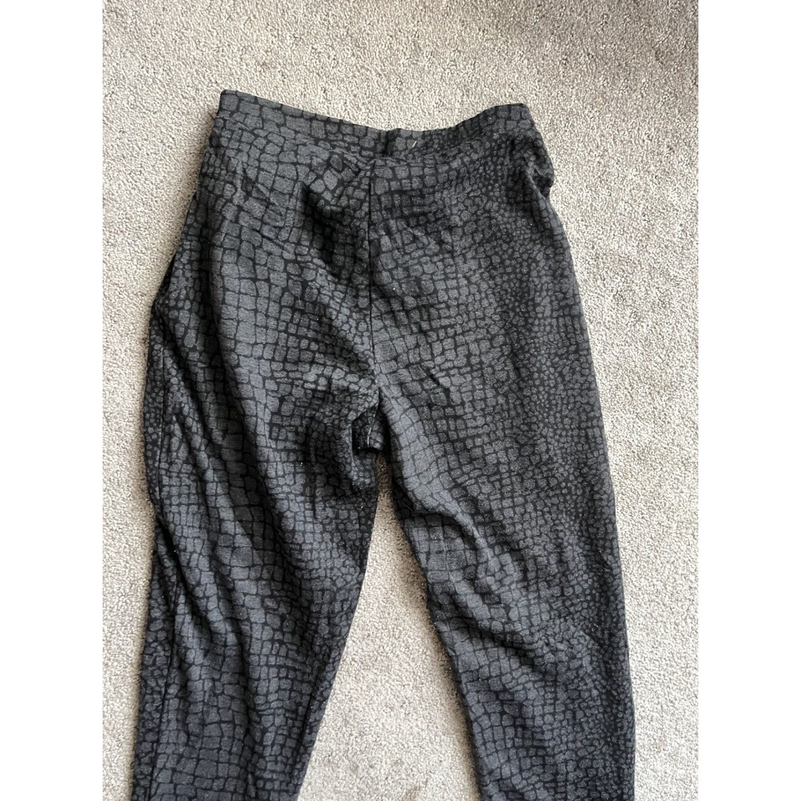 Calvin Klein CALVIN KLEIN Leggings S Black Animal Print Side Zip Closure Size 28" / US 6 / IT 42 - 4 Thumbnail