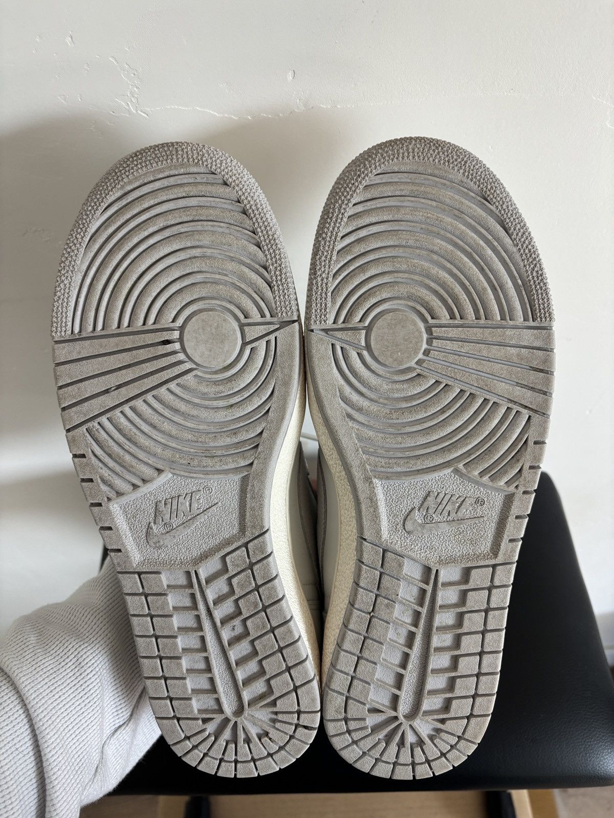 Jordan Brand Nike Air Jordan 1 Low 85 Neutral Grey Size US 9 / EU 42 - 7 Thumbnail