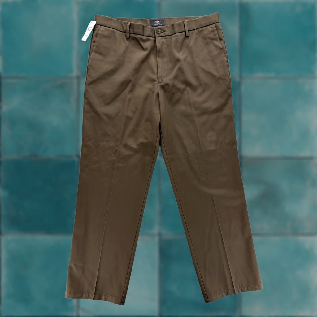 Dockers Dockers Signature Khaki Pants Mens 38x32 Brown Straight Fit NWT Easy Care Wrinkle Resistant Pockets Flat Front Zip Slim? (Note: cannot add words) Size US 38 / EU 54 - 1 Thumbnail