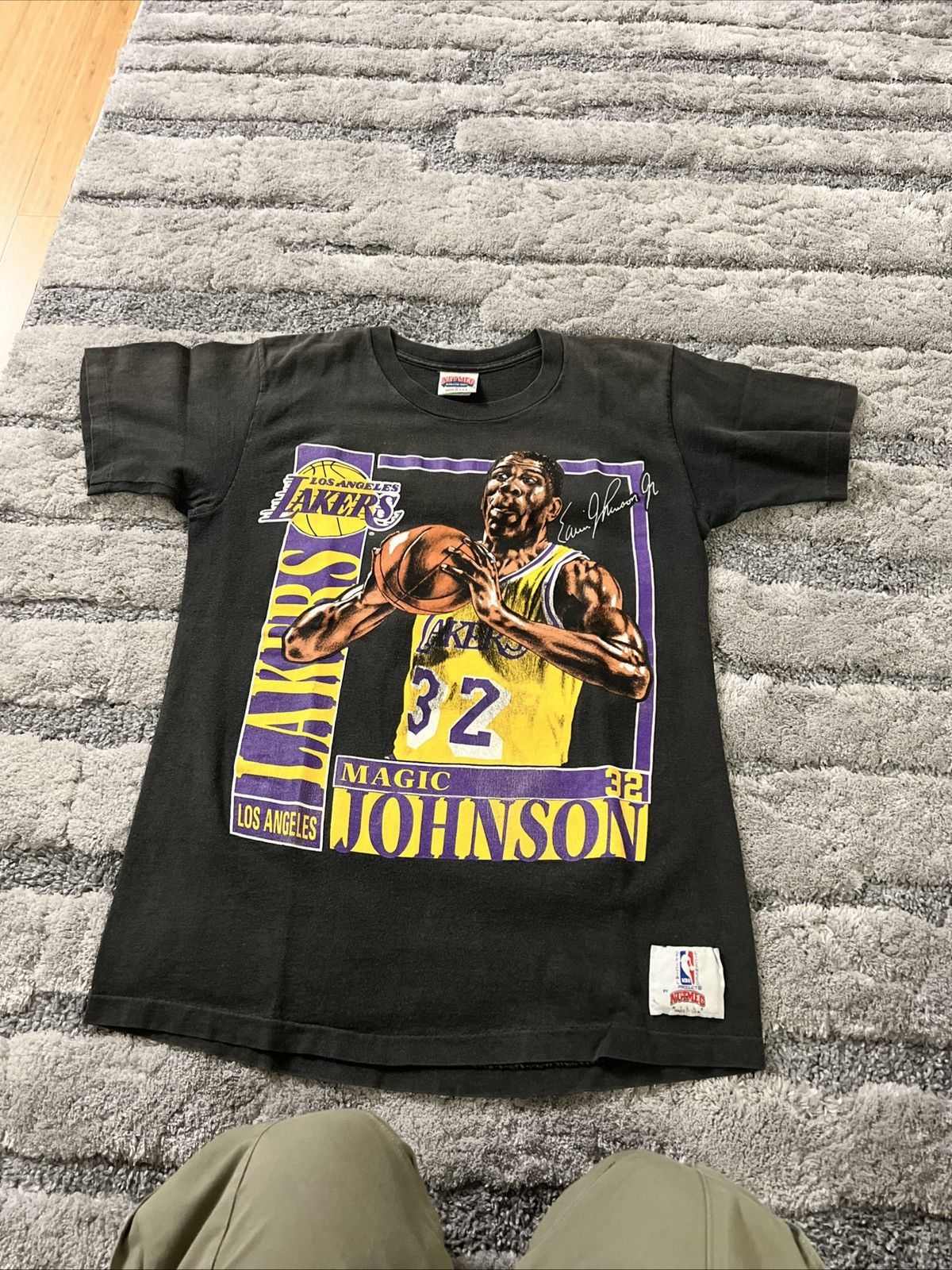 Nutmeg Vintage magic johnson lakers t shirt Size US M / EU 48-50 / 2 - 1 Thumbnail