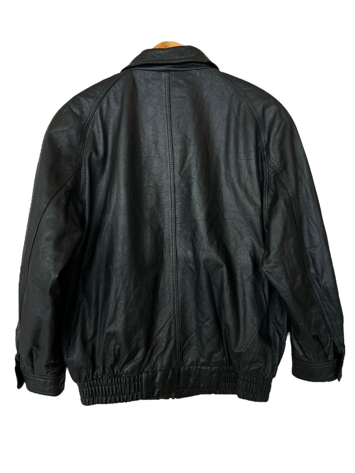 Vintage Vintage 90s Italian Mode A2 Black Flight Leather Jacket Size US M / EU 48-50 / 2 - 2 Thumbnail