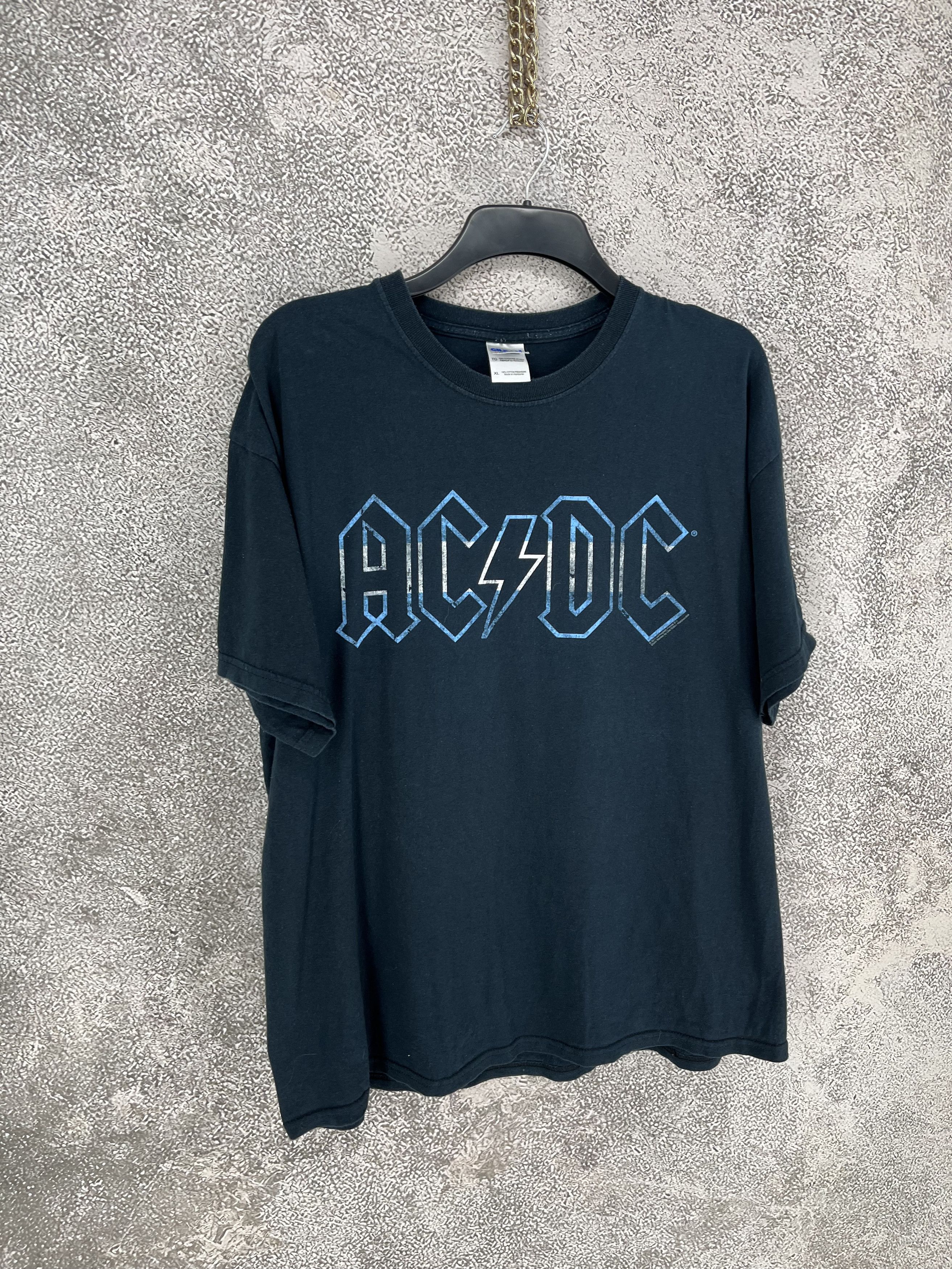 AC/DC Mens Vintage AC/DC T Shirt Rock Band Tee Rare 2011 Size US XL / EU 56 / 4 - 2 Thumbnail