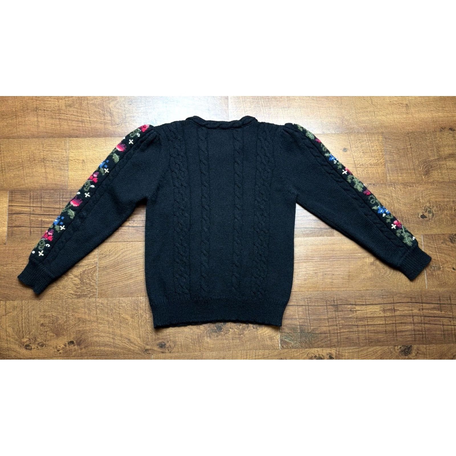 Vintage VINTAGE Susan Bristol Women’s Cable Knit Sweater Floral 100% Shetland Wool Sz 8P M Black Wool Cardigan flower 1989 Womens Size M / US 6-8 / IT 42-44 - 3 Thumbnail
