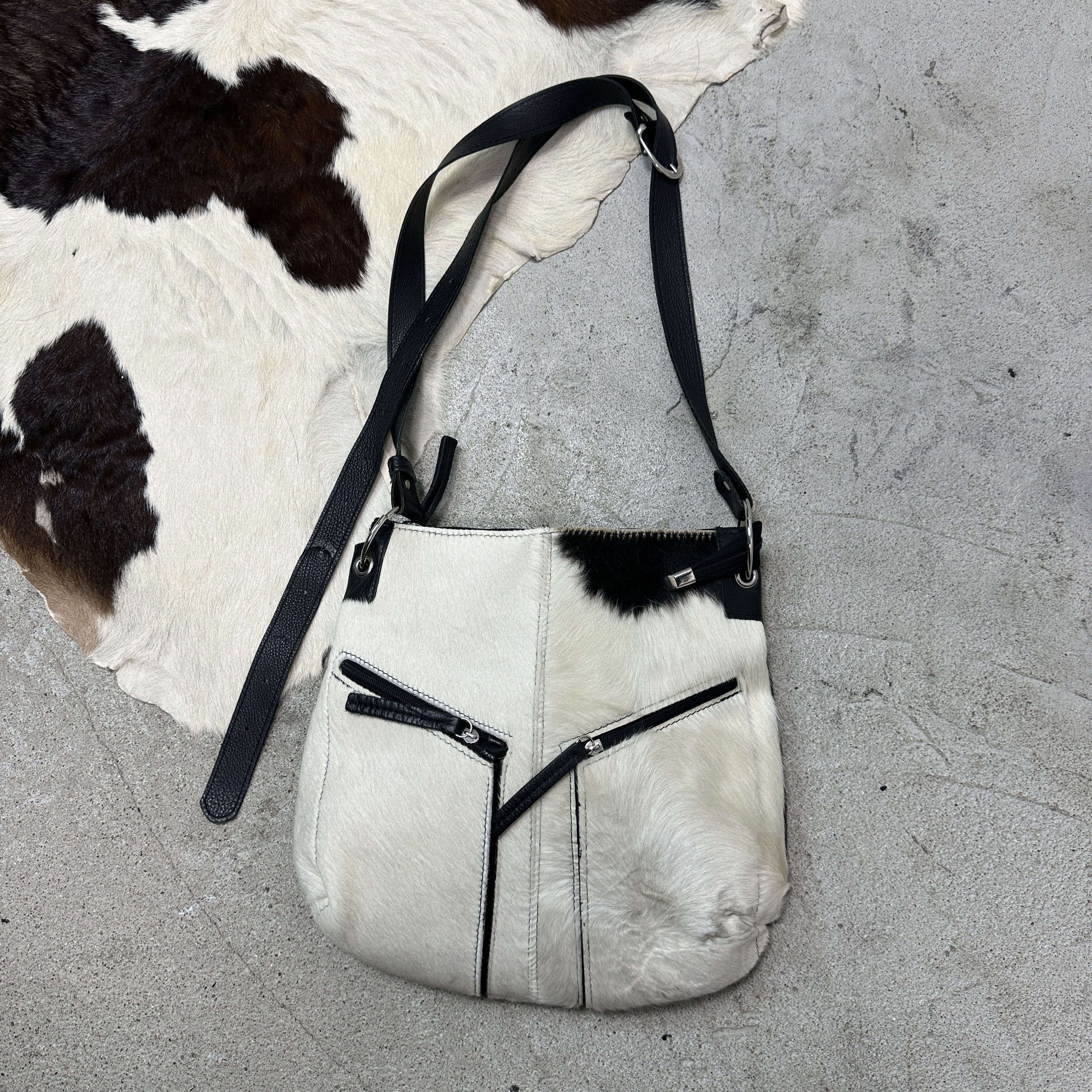 Vintage Vintage Avant Garde Leather Cowhide Bag 00s Size ONE SIZE - 4 Thumbnail