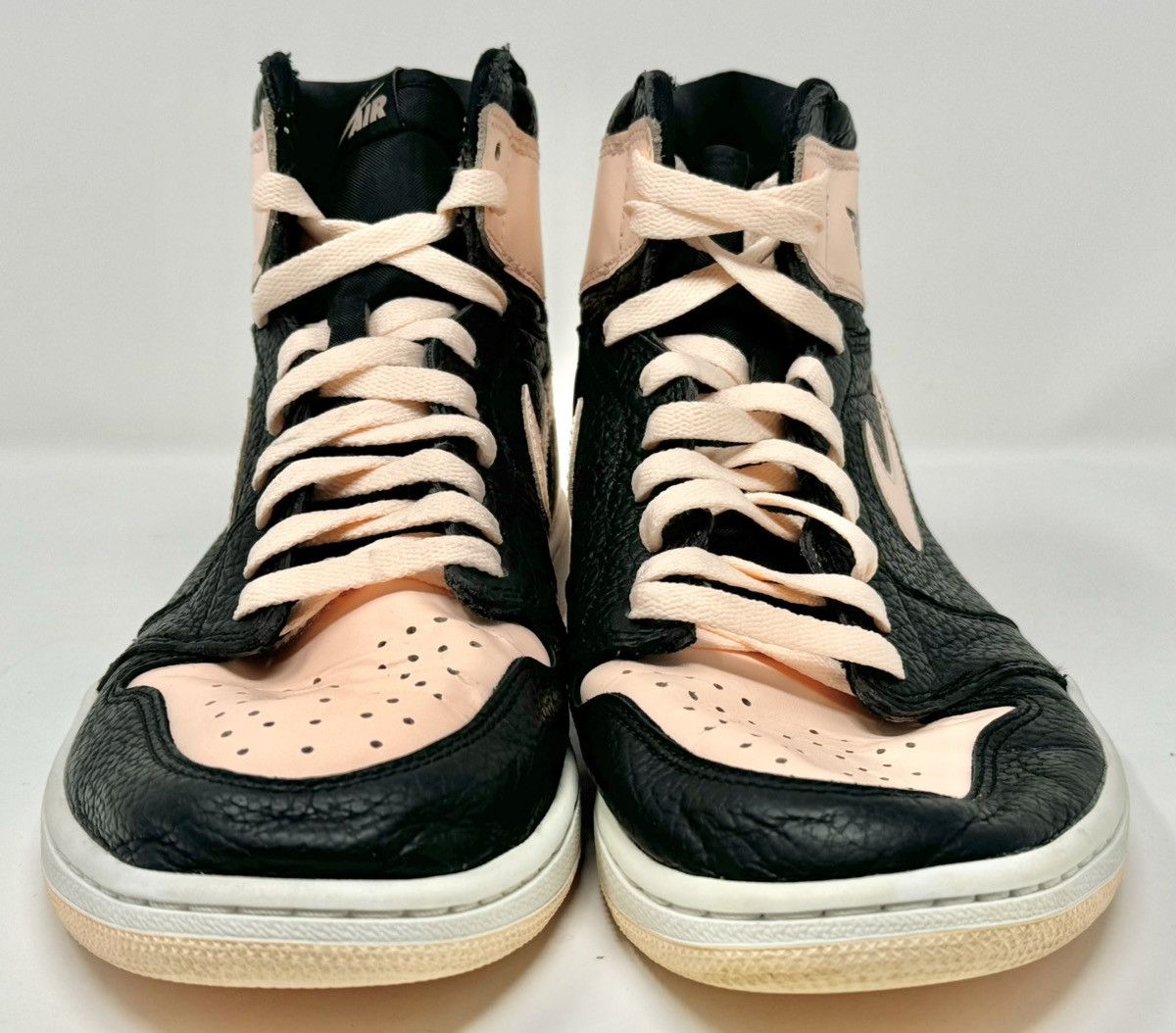 Jordan Brand × Nike 2019 Nike Air Jordan 1 Retro OG Black Crimson Tint size 9.5 Size US 9.5 / EU 42-43 - 4 Thumbnail