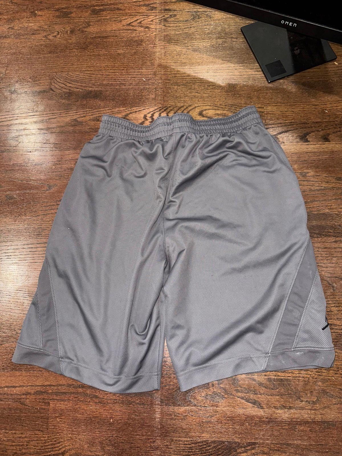 Nike VTG Y2K Nike Air Jordan Hoop Shorts Gray Rare NBA Sz L Size US 34 / EU 50 - 4 Thumbnail