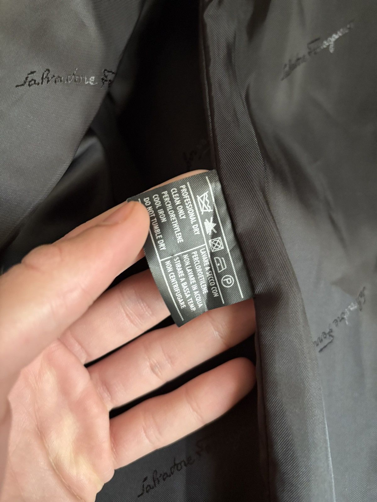 Designer × Salvatore Ferragamo Salvatore Ferragamo Vintage Wool/Cashmere Coat Made in Italy Size L / US 10 / IT 46 - 9 Thumbnail